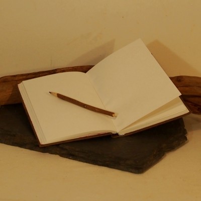 Livre relié en cuir coloré - pages blanches - Zuffer - XL